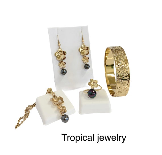 Hawaiian Plumeria Flower with Shell Pearls Hamilton Gold Earring Necklace Bracelet Ring Set