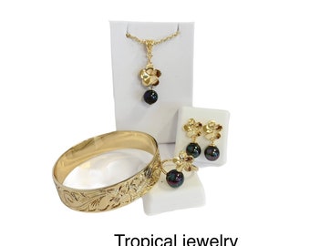 Hawaiian Plumeria Flower with Shell Pearls Hamilton Gold Earring Necklace Bracelet Ring Set