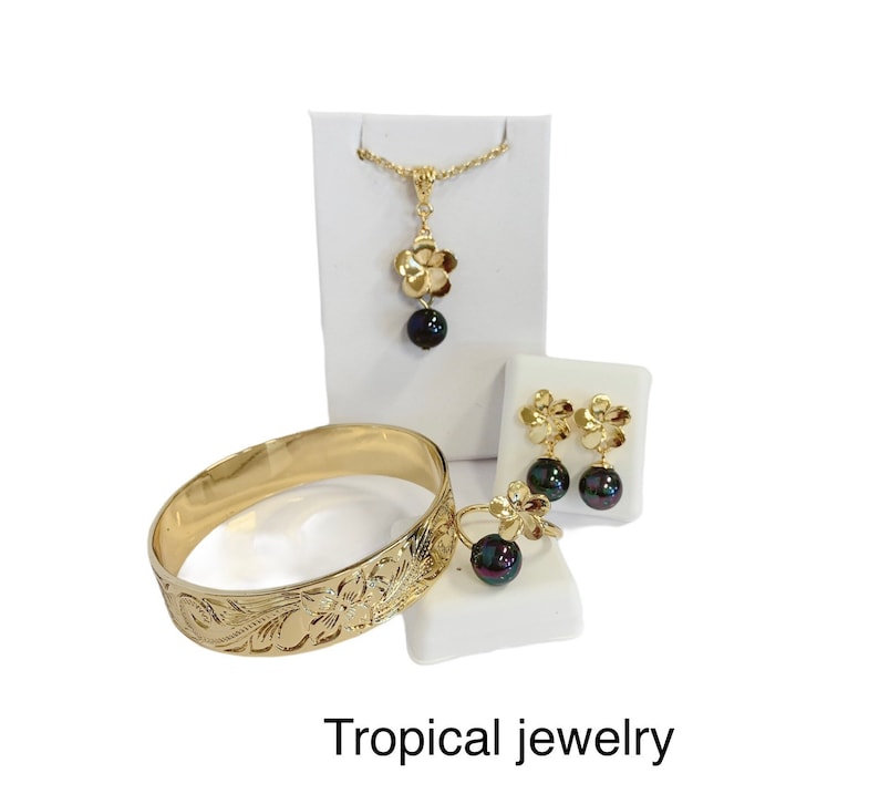 Hawaiian Plumeria Flower with Shell Pearls Hamilton Gold Earring Necklace Bracelet Ring Set
