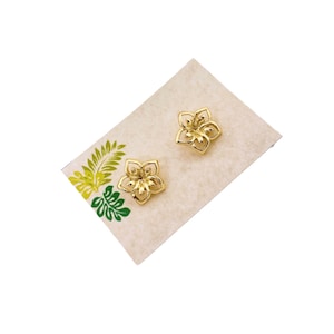 Hawaii Plumeria Flower Hamilton Gold Stud Earring