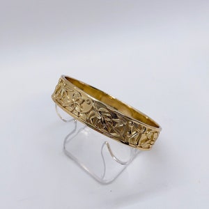 15mm 3D Bangle Hawaii Hamilton Gold Bamboo Plumeria Flower Monstera Leaf Scroll Design bild 4