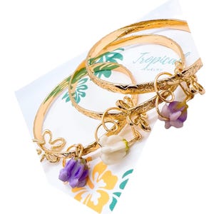 5mm Hamilton Gold Hawaii Tropical Flower and Wave Scroll Design Bangle with Flower Charm and Clay Crown Flower