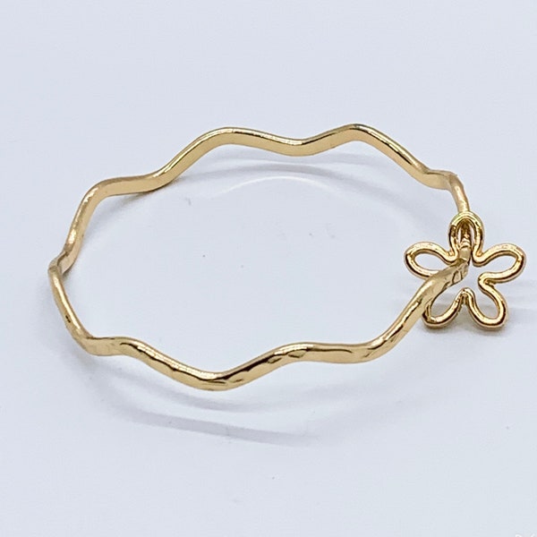 Hamilton Gold Hawaii Wavy Hammered Bangle with Flower Charm