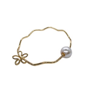 Hamilton Gold Hawaii Wavy Hammered Bangle with White Shell Pearl and Flower Charm