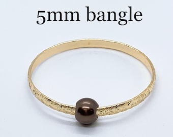 5mm Hamilton Gold Hawaii Tropical Flower and Wave Scroll Design Bangle with Brown Shell Pearl
