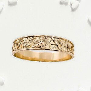 15mm 3D Bangle Hawaii Hamilton Gold Bamboo Plumeria Flower Monstera Leaf Scroll Design bild 2