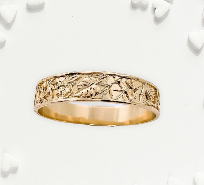 15mm 3D Bangle Hawaii Hamilton Gold Bamboo Plumeria Flower Monstera Leaf Scroll Design bild 2