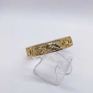 15mm 3D Bangle Hawaii Hamilton Gold Bamboo Plumeria Flower Monstera Leaf Scroll Design bild 6