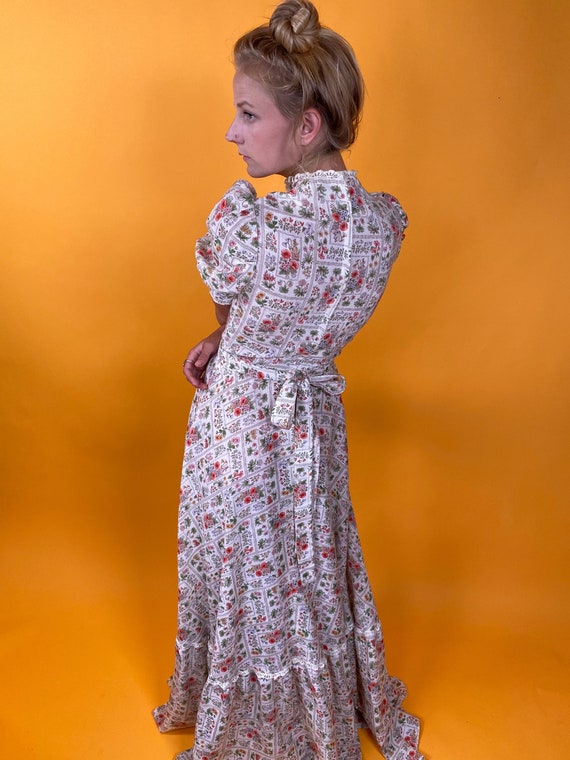 70s Prairie Dress With Floral Print and Lace, Prai
