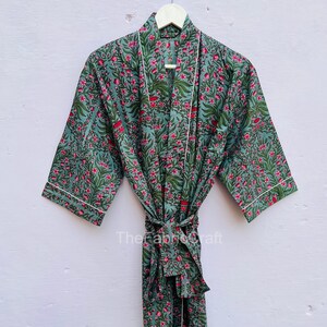 Kimono-Robe aus Baumwolle mit Blockprint: Indischer Morgenmantel mit Blumenmuster