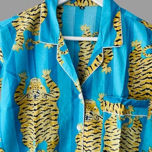 Tiger Print Cotton Pajama Set: Women&#39;s Soft Night Suit