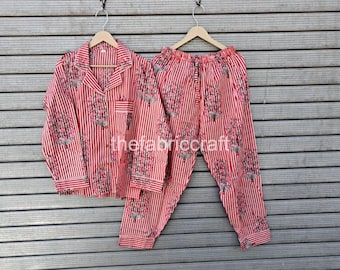 Conjunto de pijama de algodão com estampa floral indiana feita à mão: roupa de dormir com motivos florais indianos