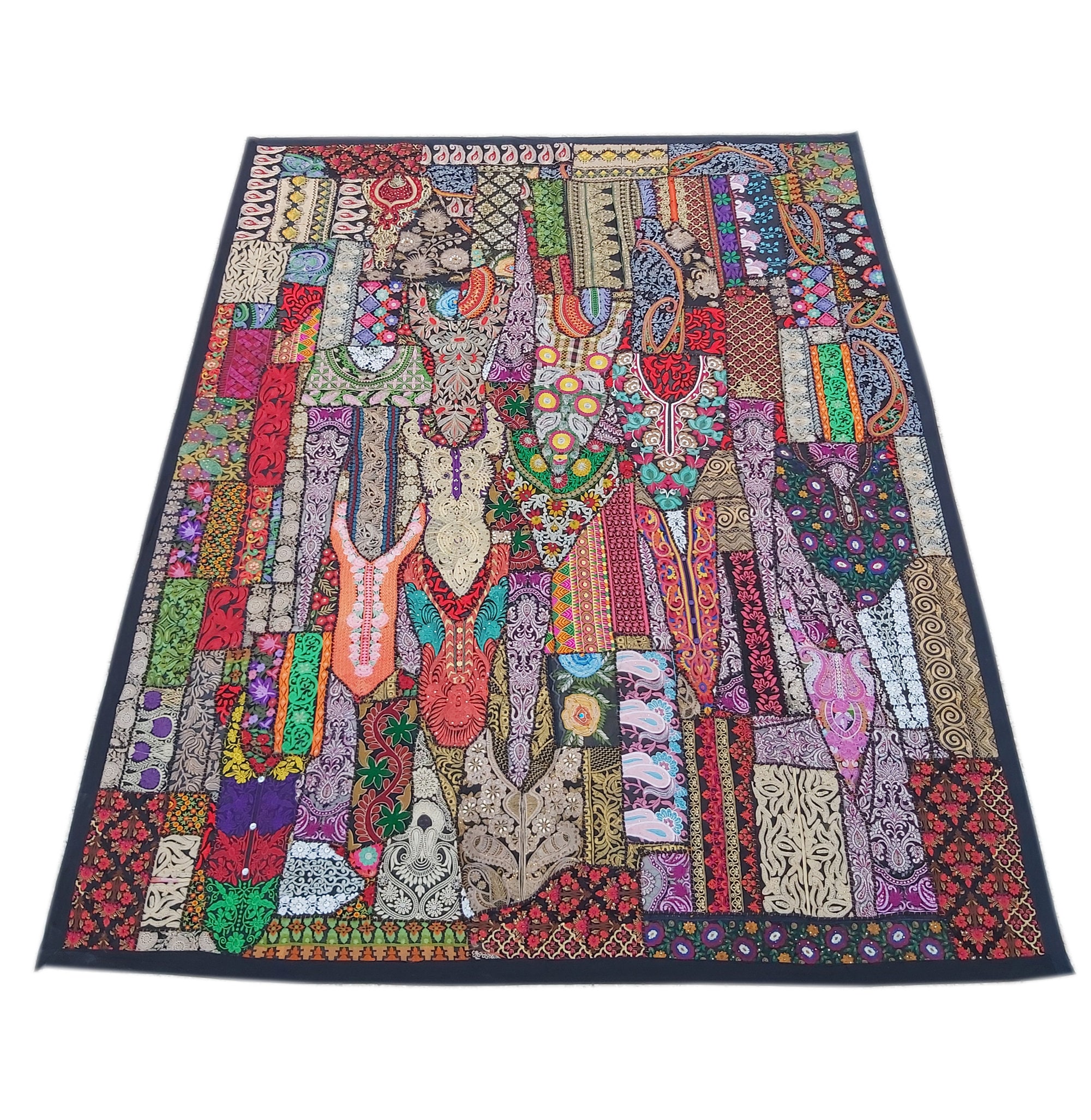 Tapisserie murale vintage violette brodée à la main coton patchwork
