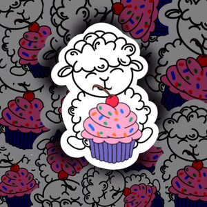 Woolly Sticker Cupcake, gebak, taart, verjaardag, roze, paars, schaap, cherry on top, eten, bakken, verrassing, sprinkles, cupcakes, pastry