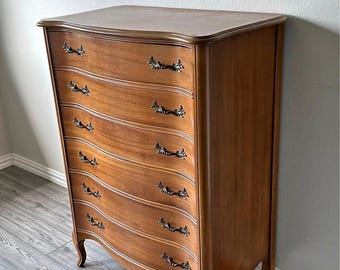 Vintage Dixie French Provincial Chest of Drawers | Curved Front Dresser | Classic Bedroom