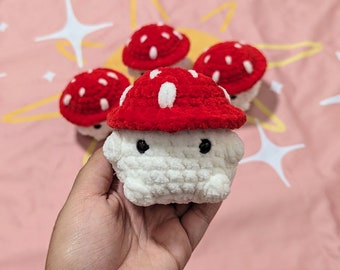 Peluche amigurumi boi champignon épais rouge | Mini peluche au crochet