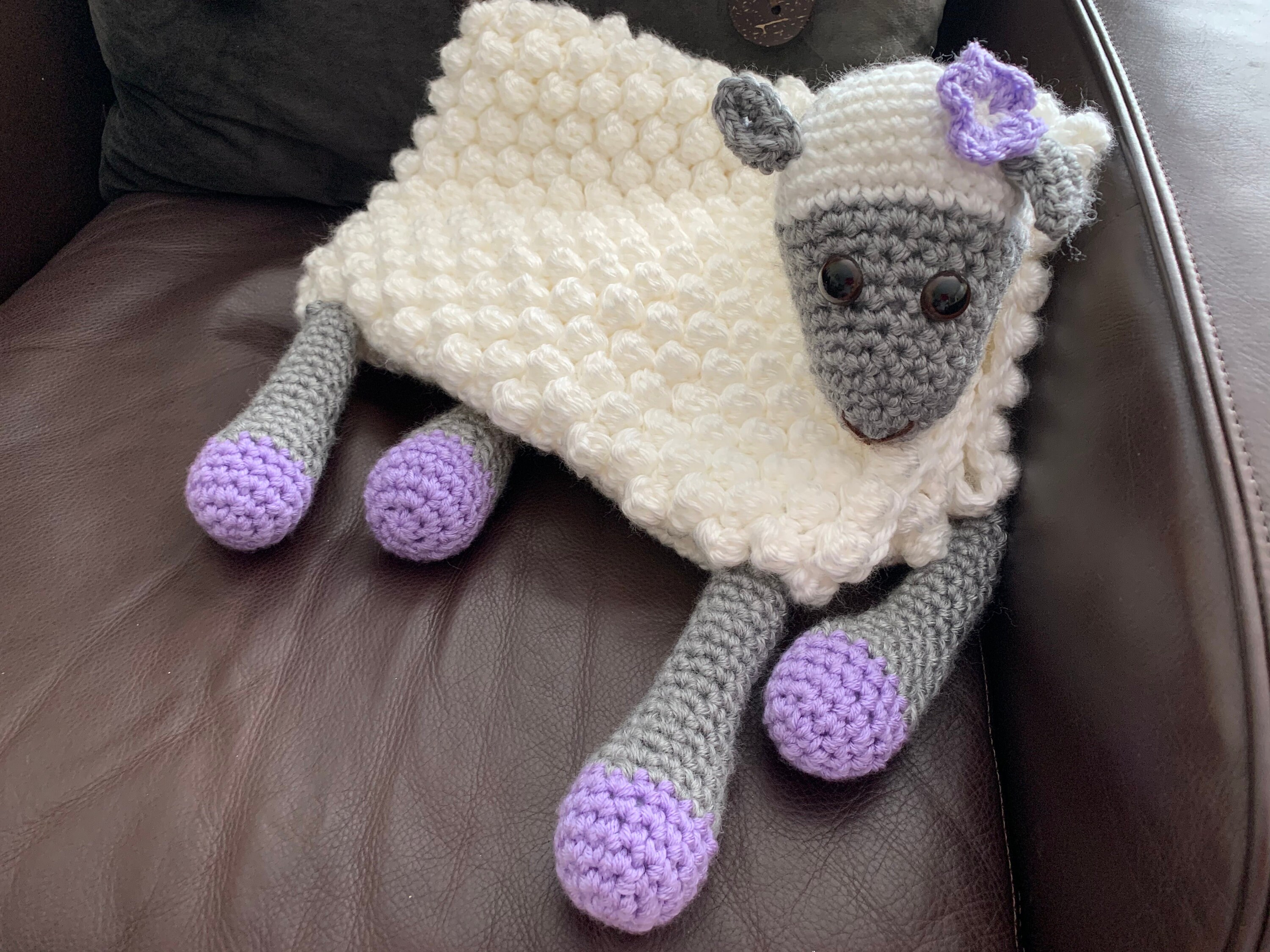 Cuddle and online play sheep blanket