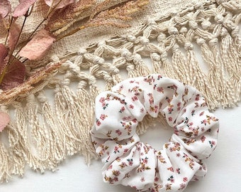 Ditzy Flowers Scrunchie - Cotton - Scrunchy