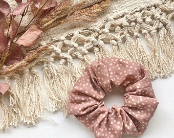 Dusty Dots Scrunchie - Muslin - Scrunchy
