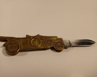 Destash of random metal items Pens keys Morgan car key fob Silver plated box Penknife Dog tags Pickle fork top Ref 94