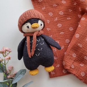 HandCrocheted Penguin Plush – Detachable Hat & Scarf – Soft Amigurumi Toy for Kids 3+ – Nursery Decor Gift- Amigurumi Penguin - Cuddle toy
