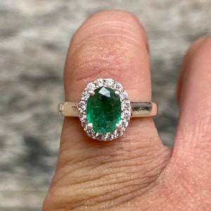 Refined Emerald Birthstone Ring: Handmade 1.05 Carats