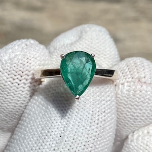 Minimalist Emerald Ring, Pear Emerald Birthstone Ring
