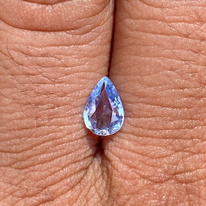 Natural Pear Blue Sapphire 1.02 Carats, Unheated Eye Clean Gemstone 8.2 x 5.7mm for Engagement Ring & Custom Jewelry