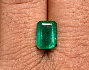 Natural Zambian Emerald Gemstone: 3.35 Carat, 10x7 MM