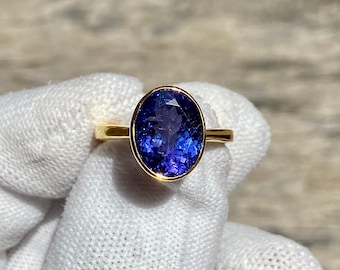 Anillo de tanzanita ovalado: piedra de nacimiento de oro amarillo de 14 k
