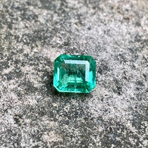 Natural Emerald , 1.77 Carats ,Vivid Green Eye Clean Emerald , 7.4 x 6.8 MM , Fine Clarity Emerald For Engagement Ring