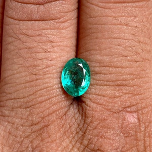 Natural Emerald , 1.40 Carats ,Vivid Green Eye Clean Emerald , 8.8 x 6.6 MM , For Engagement Ring , Beautiful Emerald With Excellent Cutting