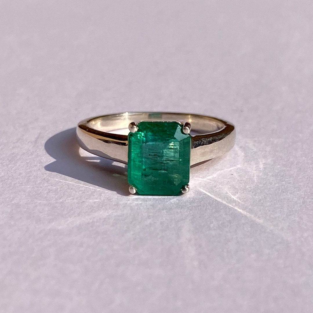 Emerald Ring 925 Silver - 2.70 Carat Vivid Green, Elegant