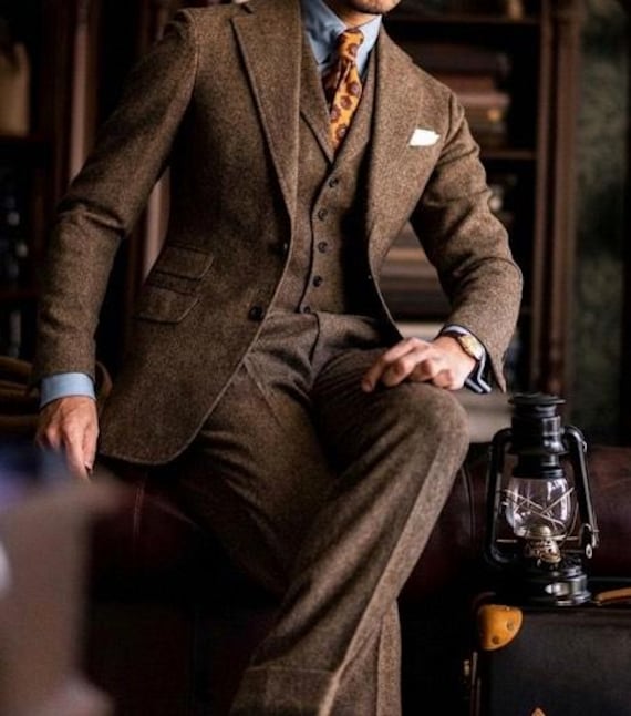 ブラウンツイード3ピーススーツ、カスタム仕立てのフォーマルウェア