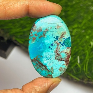 Cabochon di azzurrite, pietra preziosa ovale, 42x27x7 mm. Cabochon di azzurrite, pietra preziosa azzurrite naturale da 73 carati, per la creazione di gioielli.
