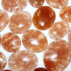 Aardbeienkwarts groothandel lot 100% mooie kwaliteit kilo kilo veel cabochon edelsteen, aardbei edelsteen om te maken. Veel matenmix.