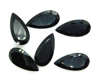 Ónix negro facetado en forma de pera: piedra suelta para joyería