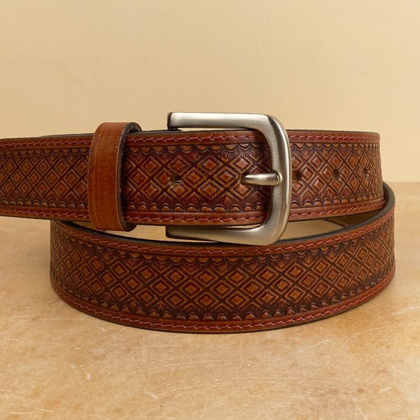 Custom Handmade Belt For Dad, Engraved Leather Belt for 3rd Anniversary, Grooms Men Gift, Fathers Day Gift, Best Man Gift