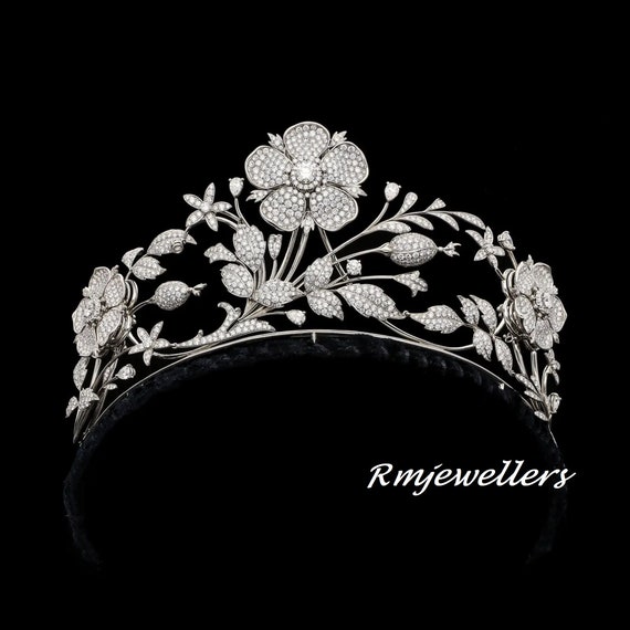 Handmade 925 Silver Floral Tiara: Victorian American Diamond  display picture 3