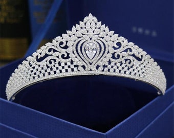 Beautiful Silver Diamond Queen Tiara/Crown, 12.45ct American Diamond Handmade Tiaras/Crown, Purity 925 Silver Bridal & Wedding Tiaras/Crown