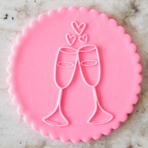 Verres à Champagne avec Cœurs POPup Embosser Biscuit Tampon Fondant Gâteau Décoration Glaçage Cupcakes Pochoir Saint-Valentin