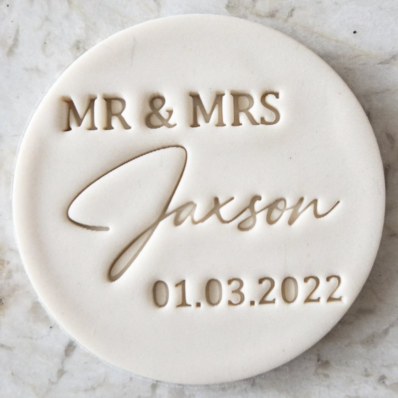 CUSTOM Names Mr and Mrs with Date Cookie Biscuit Stamp Fondant Cake Decorating Icing Cupcakes Stencil Wedding Clay zdjęcie 1