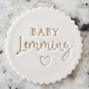 CUSTOM Baby Name mit Herz Cookie Keks Stempel Fondant Kuchen Dekorieren Icing Cupcakes Schablone