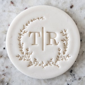 Iniciales de boda personalizadas con corona y detalle de línea 2, sello para galletas, fondant, decoración de pasteles, glaseado, cupcakes, plantilla de arcilla
