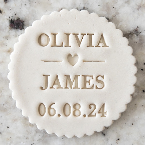 BENUTZERDEFINIERTE Hochzeit Namen Datum mit Herz Cookie Keks Stempel (Passend für M & S) Personalisierte Fondant Kuchen Dekorieren Icing Cupcakes Schablone Jahrestag