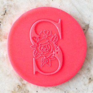 Alfabeto floral Letra S POPup Embosser Sello Fondant Cake Decoración Glaseado Cupcakes Galleta Galleta Stencil