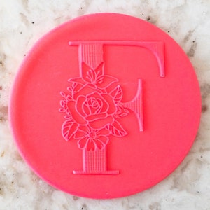Alfabeto floral Letra F POPup Embosser Sello Fondant Cake Decorating Icing Cupcakes Cookie Biscuit Stencil