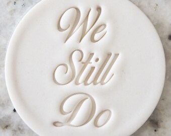 Ainda fazemos biscoitos, carimbos, fondant, decoração de bolos, glacê, cupcakes, estêncil, argila para casamento