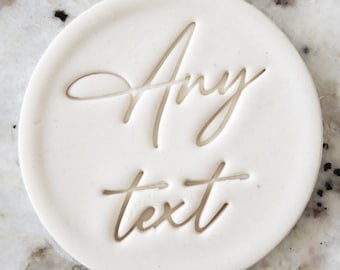 Timbro per biscotti con testo personalizzato (adatto a M&S), stencil per cupcake, glassa, decorazione di torte in fondente, argilla per matrimoni