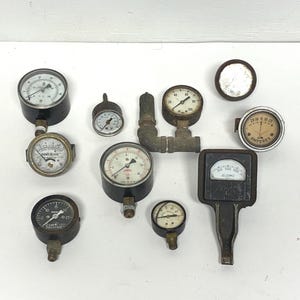 10 Vintage Steampunk Industrial Pressure Gauges